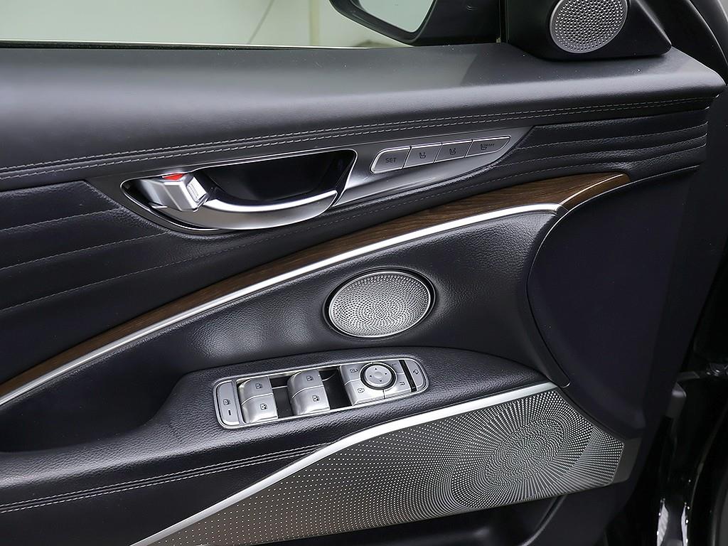 Kia K9 — photo 14