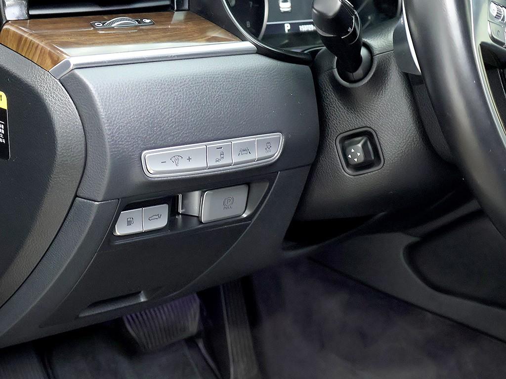 Kia K9 — photo 15