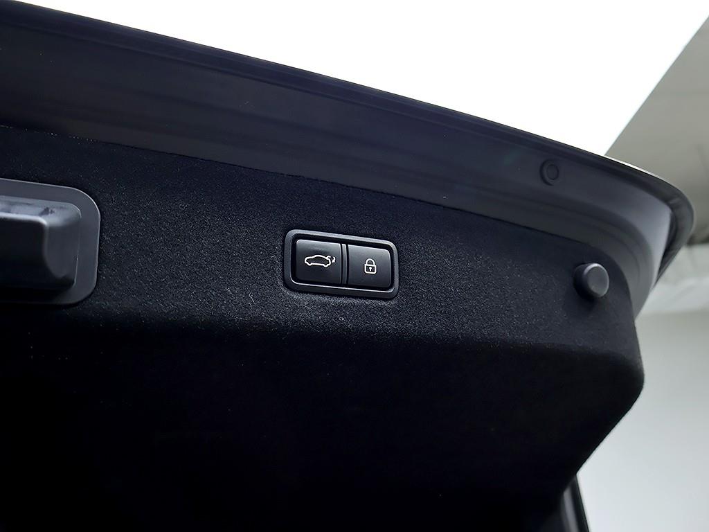 Kia K9 — photo 17
