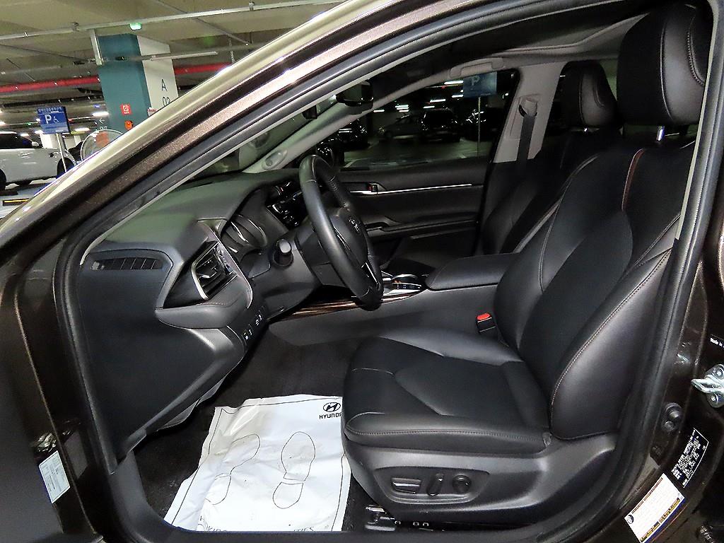 Toyota Camry — photo 06