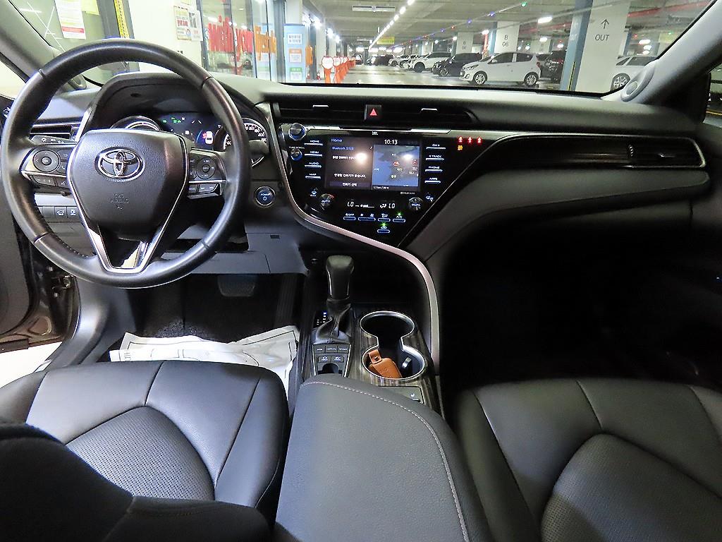 Toyota Camry — photo 10