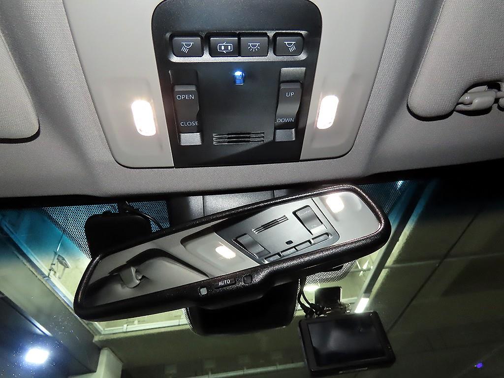 Toyota Camry — photo 16