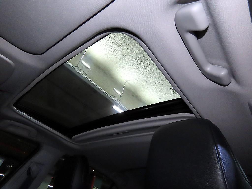 Toyota Camry — photo 17
