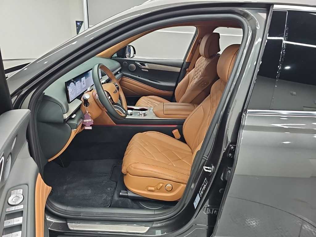 Genesis GV80 — photo 11