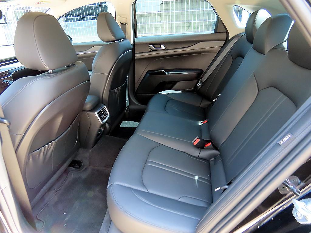 Kia K5 — photo 06