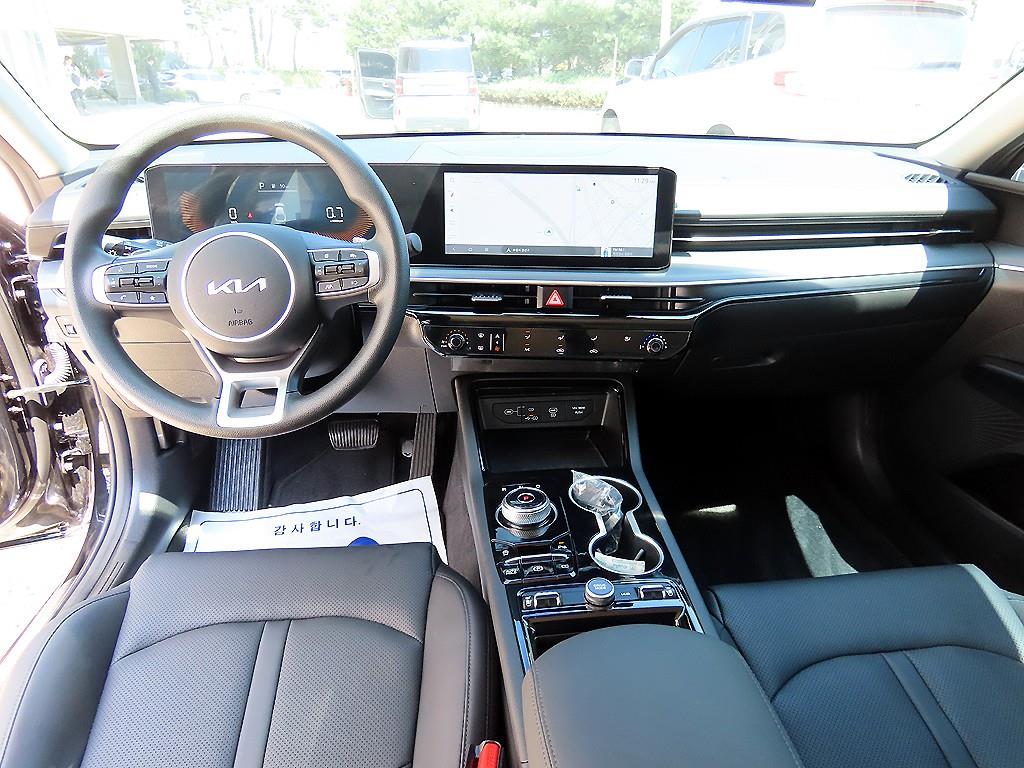 Kia K5 — photo 07