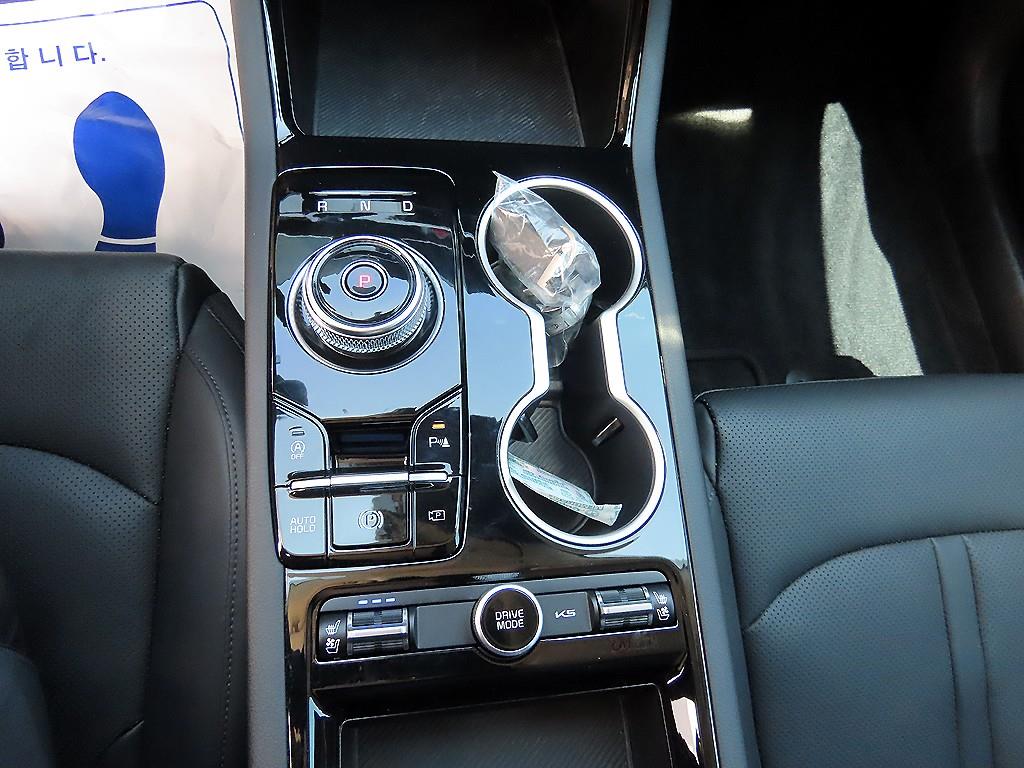 Kia K5 — photo 10