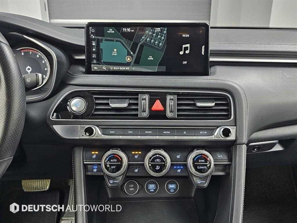 Genesis G70 — photo 14