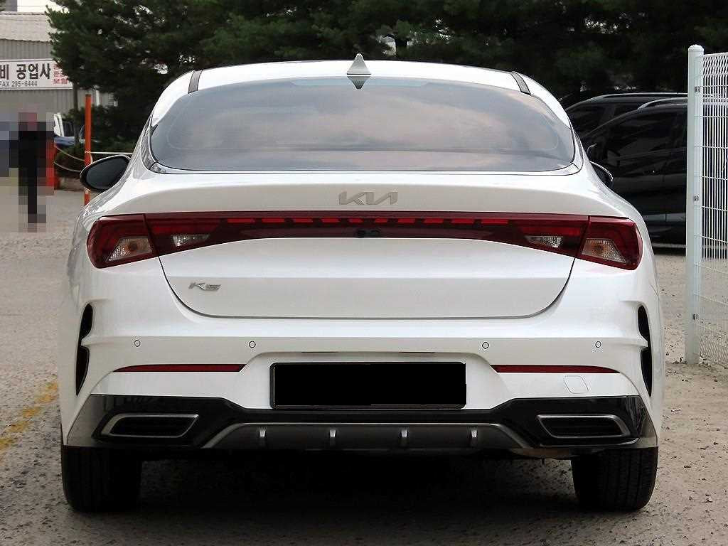 Kia K5 — photo 04