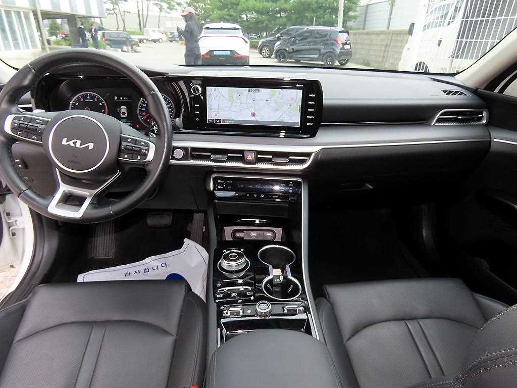 Kia K5 — photo 07