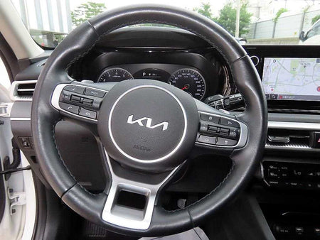 Kia K5 — photo 08