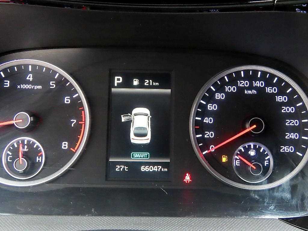 Kia K5 — photo 09