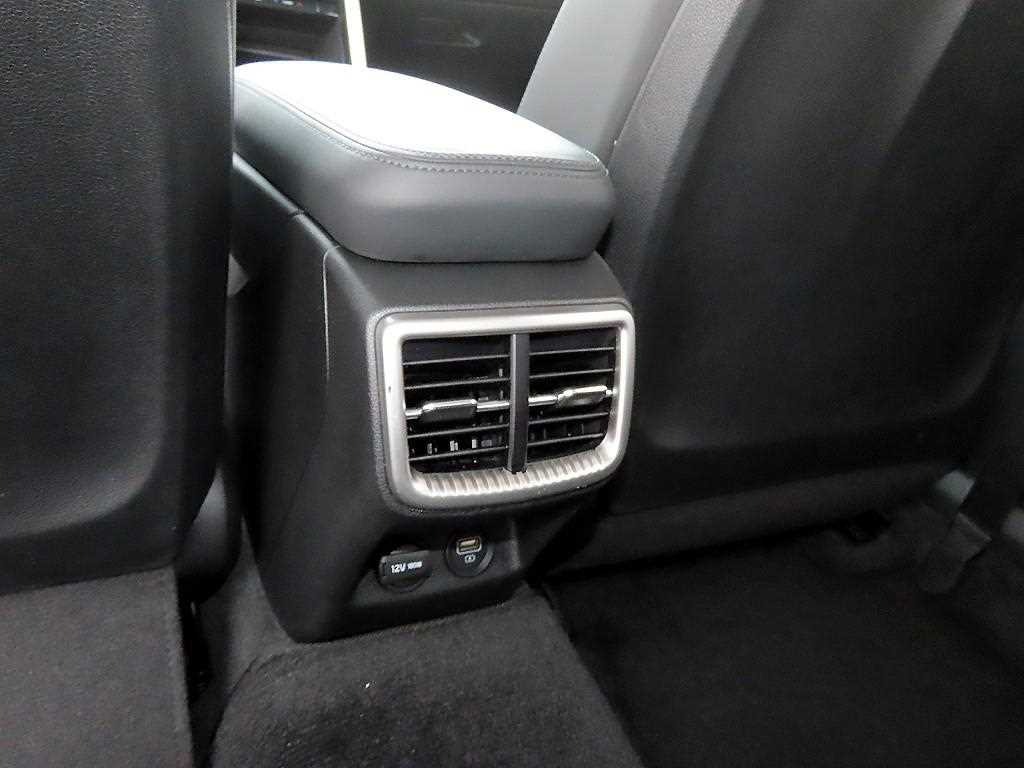 Kia K5 — photo 17