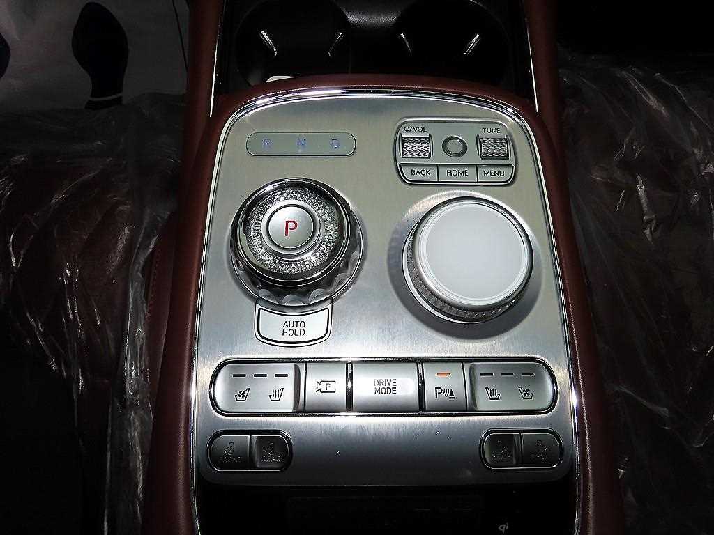 Genesis G90 — photo 11