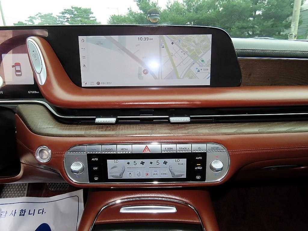 Genesis G90 — photo 14