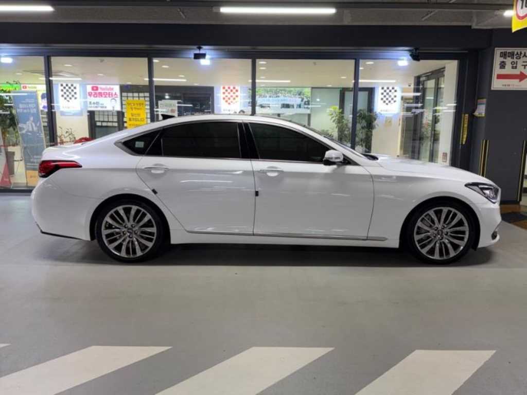 Genesis G80 — photo 03