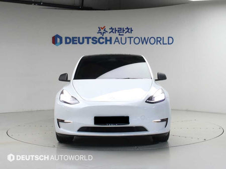 Tesla Model Y — photo 03