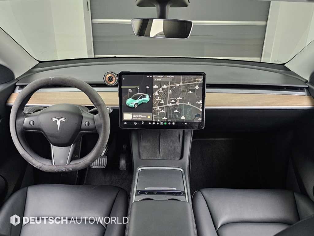 Tesla Model Y — photo 07