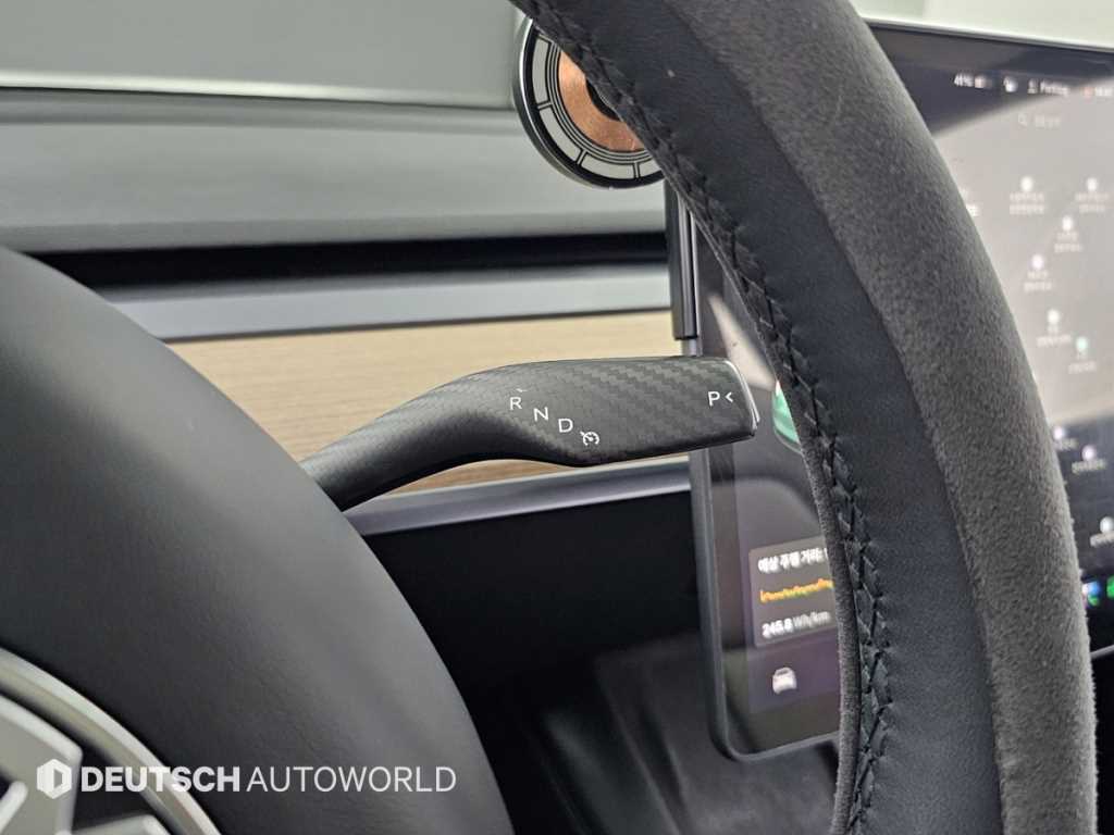 Tesla Model Y — photo 09