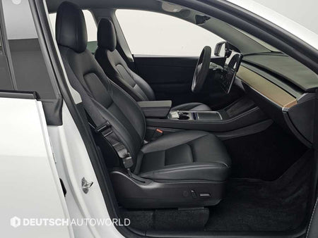 Tesla Model Y — photo 10