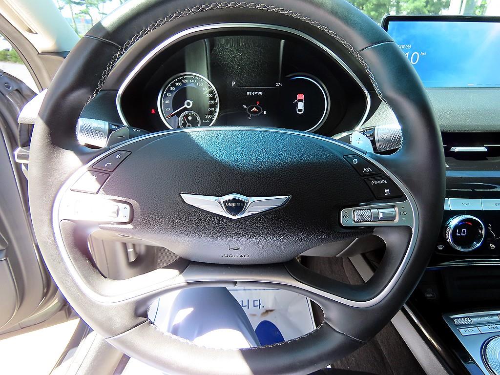 Genesis G80 — photo 08