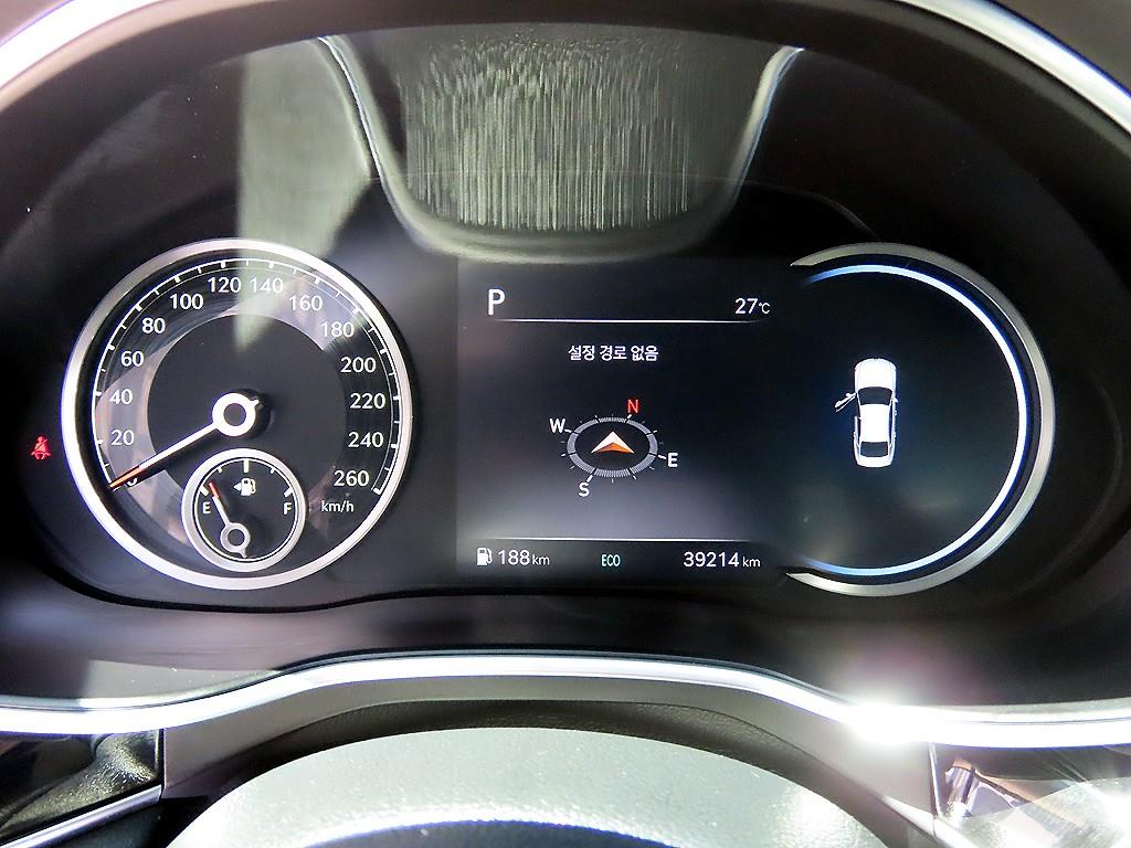 Genesis G80 — photo 09