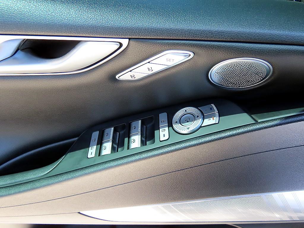 Genesis G80 — photo 12