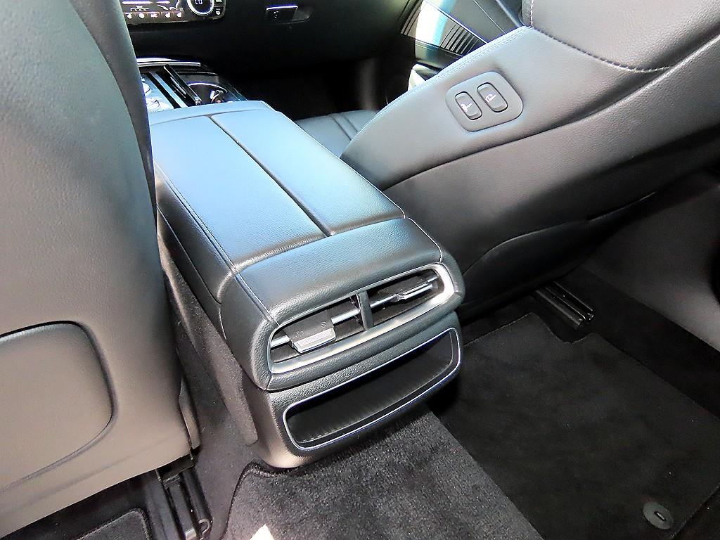 Genesis G80 — photo 16