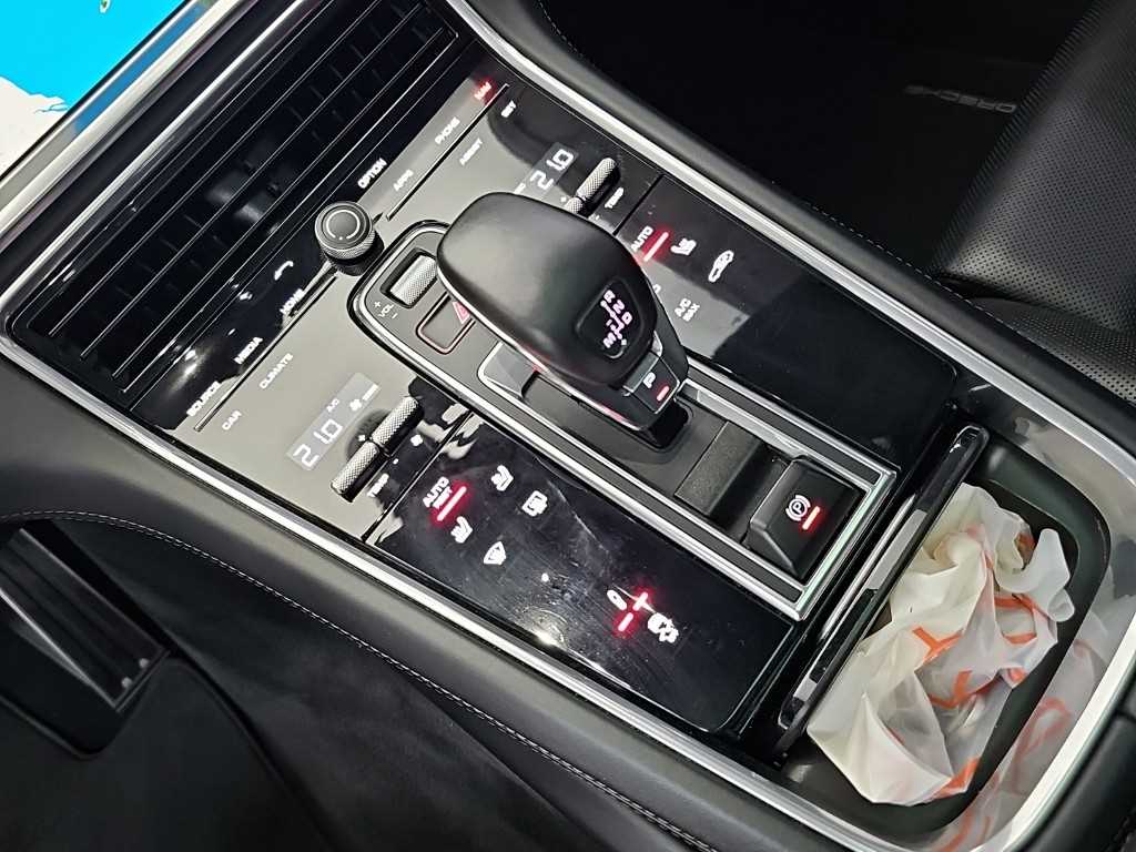 Porsche Panamera — photo 08