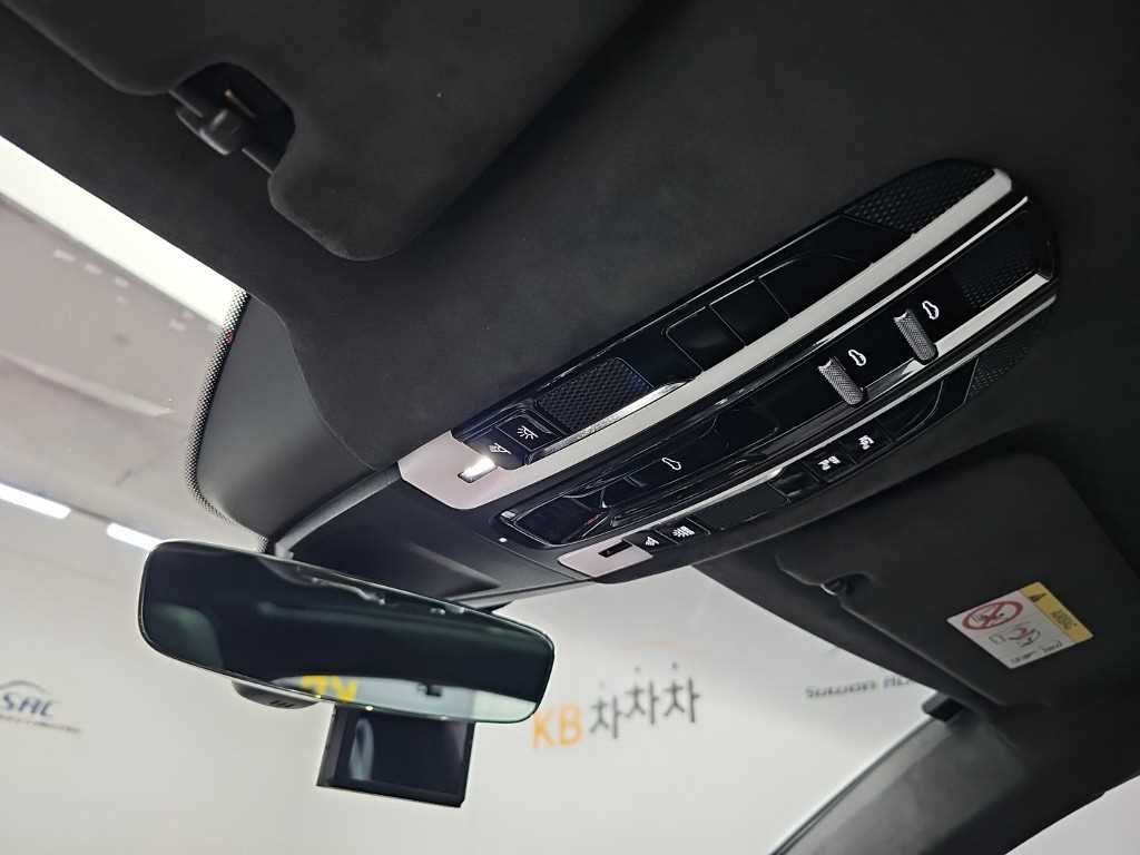 Porsche Panamera — photo 17