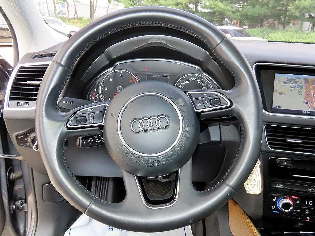 Audi Q5 — photo 08