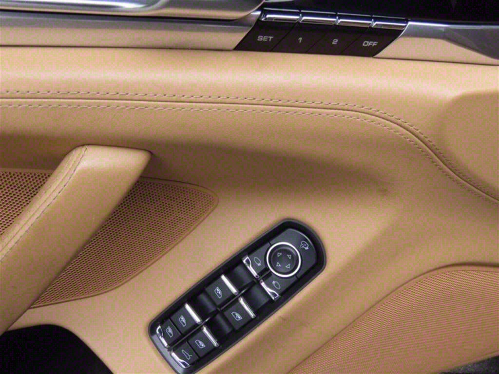 Porsche Panamera — photo 12