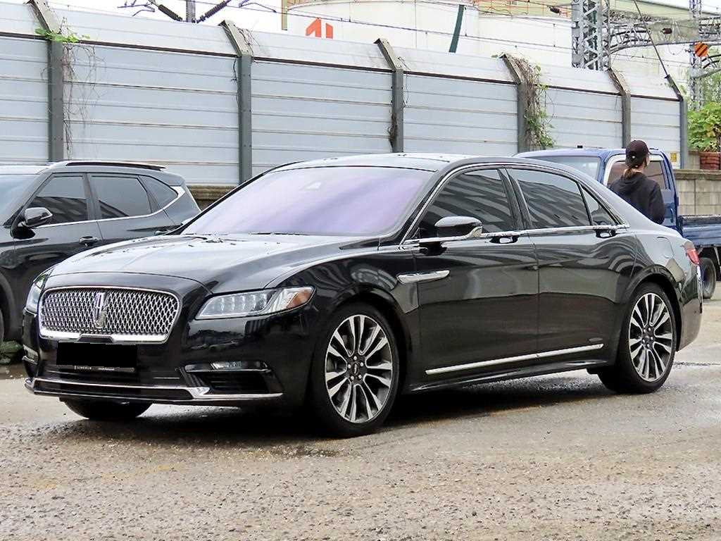 Lincoln Continental — photo 02