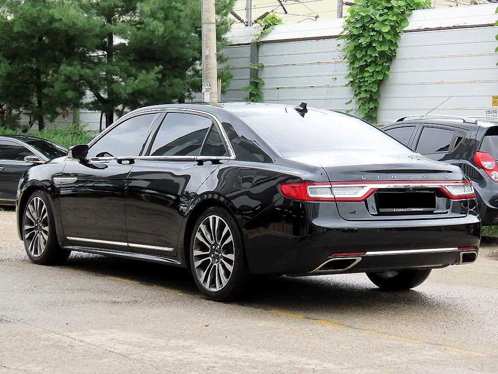 Lincoln Continental — photo 03