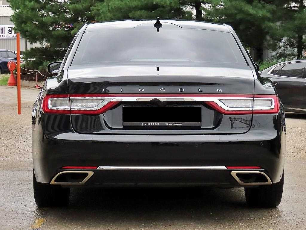 Lincoln Continental — photo 04