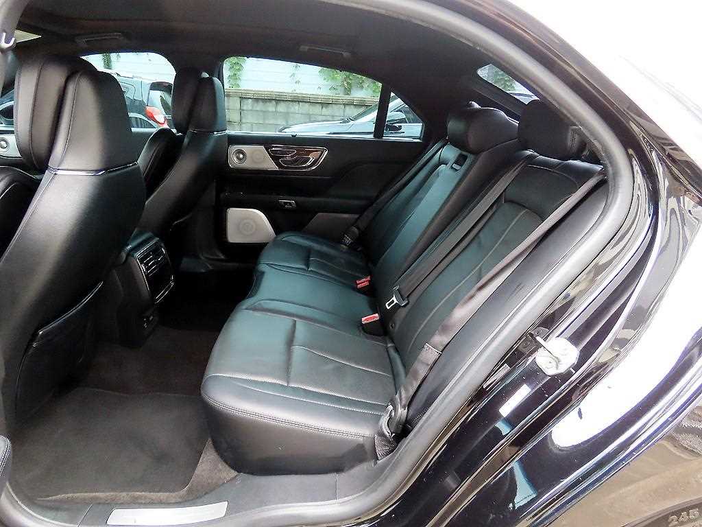 Lincoln Continental — photo 06