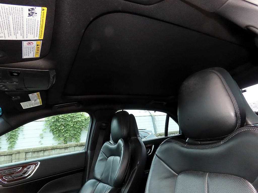 Lincoln Continental — photo 17