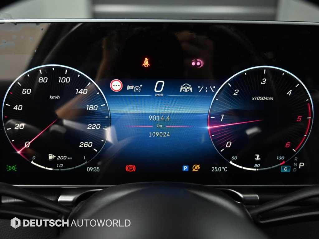 Mercedes-Benz S-Class — photo 08