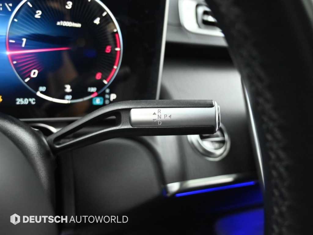 Mercedes-Benz S-Class — photo 09