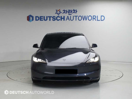 Tesla Model 3 — photo 03