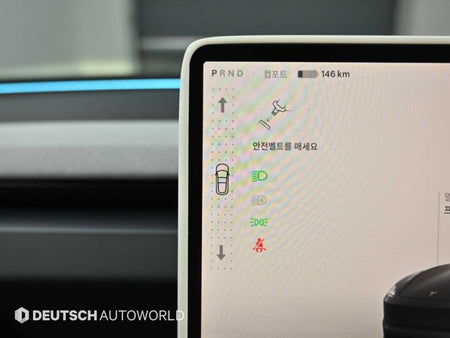 Tesla Model 3 — photo 09