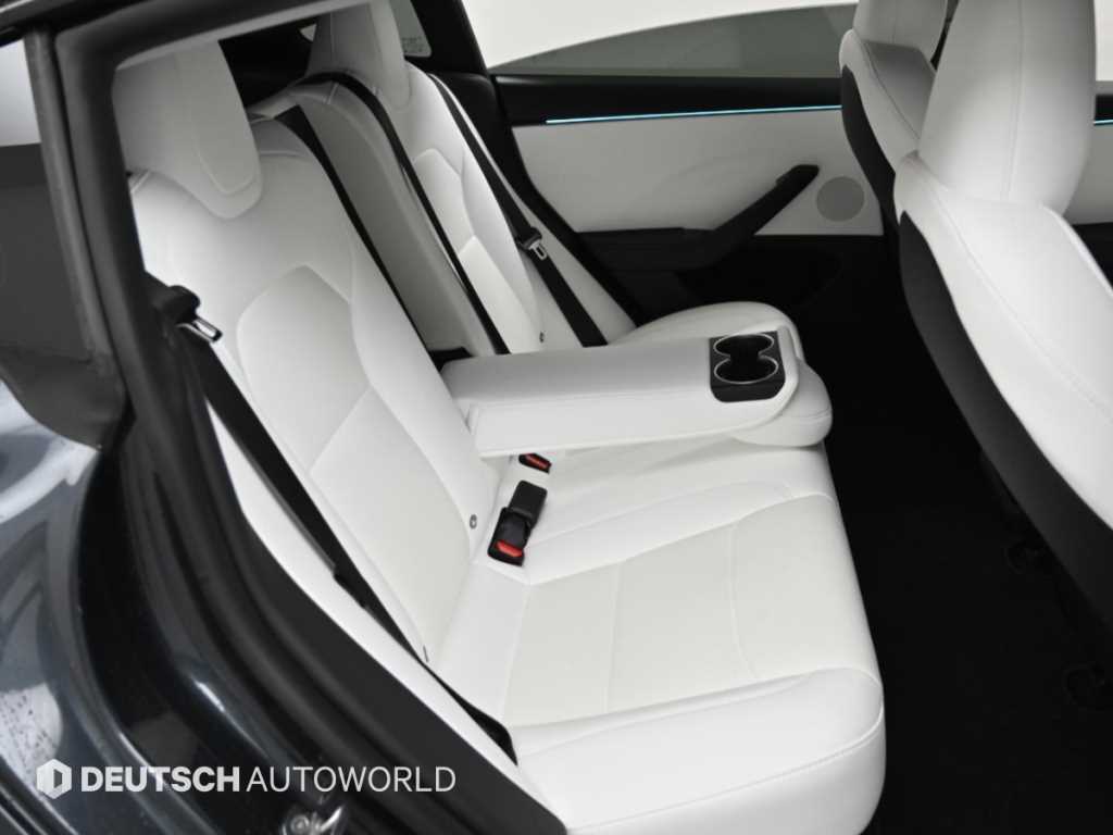 Tesla Model 3 — photo 12