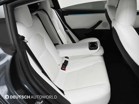 Tesla Model 3 — photo 12