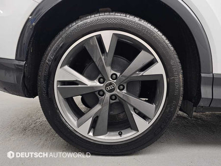 Audi Q4 e-tron — photo 05