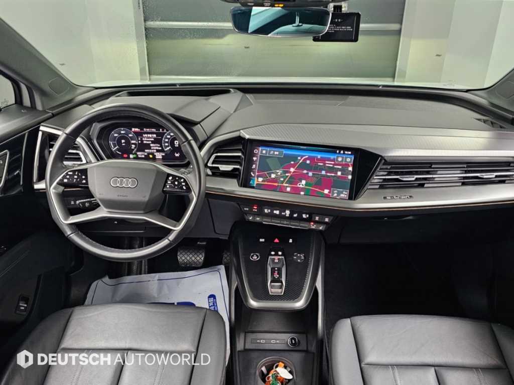 Audi Q4 e-tron — photo 07
