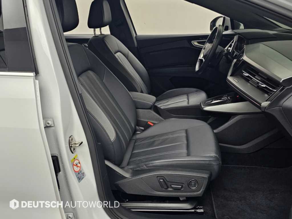 Audi Q4 e-tron — photo 10