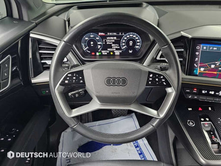 Audi Q4 e-tron — photo 13