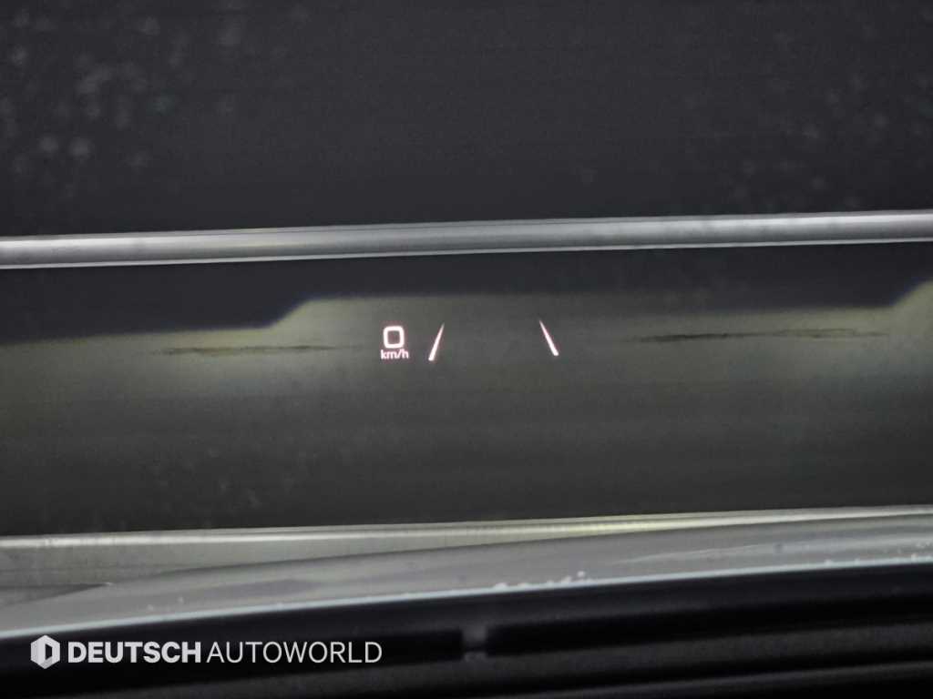 Audi Q4 e-tron — photo 17