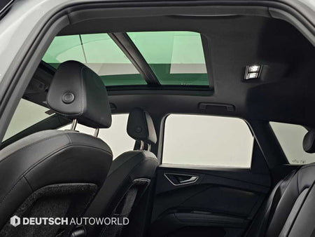 Audi Q4 e-tron — photo 18