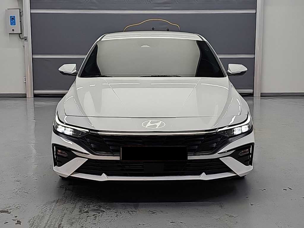 Hyundai Avante — photo 01